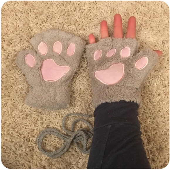 2 Available if interested. )))). Bear Paw Gloves - Picture 6 of 7